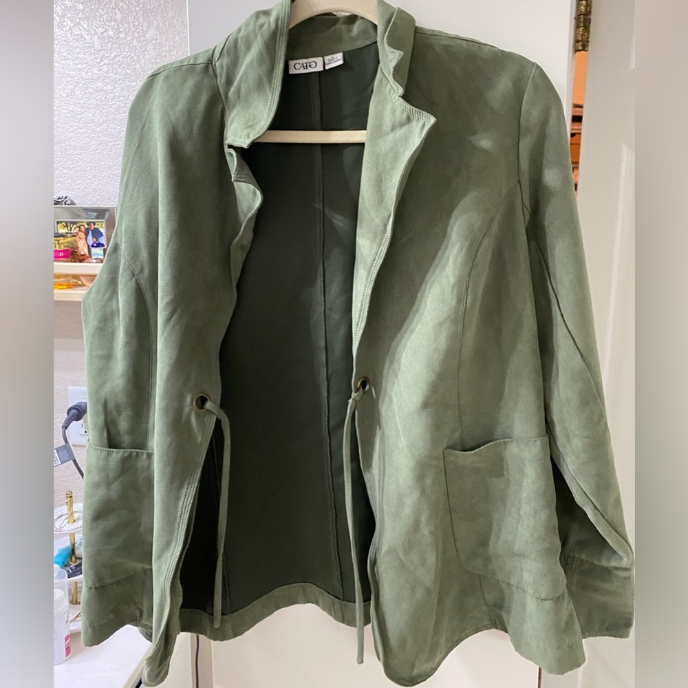 Green long-sleeve jacket